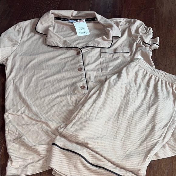 Small Bottoms, Medium Top, Light Beige Set with Black Trim - Picture 1 of 4